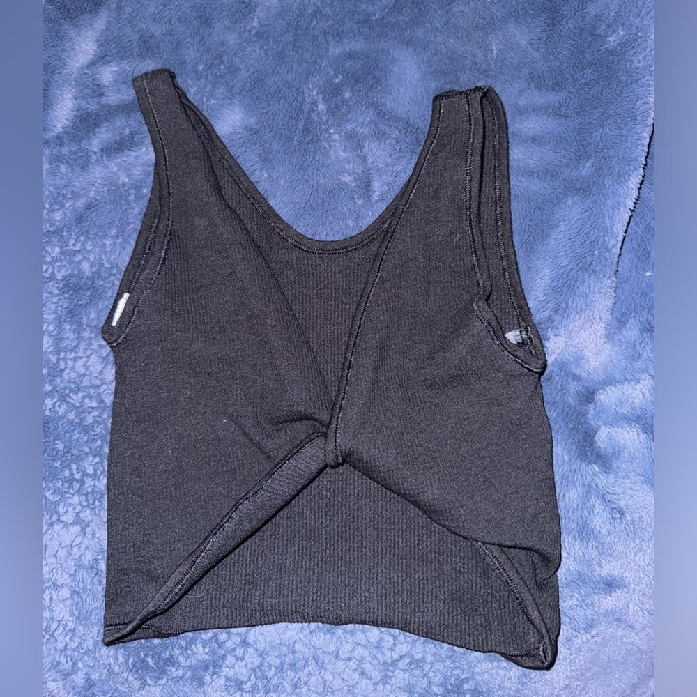 Black front twist crop top